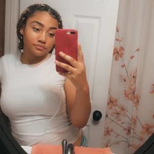 Meet your Posher, Lorisa